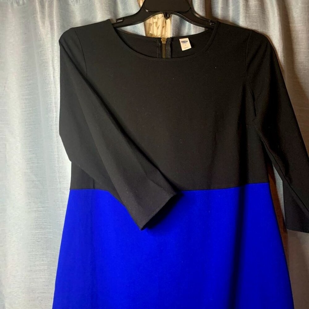 OLD NAVY, COLORBLOCK ROYALBLUE AND BLACK DRESS. SIZE M SHIRTAIL HEMLINE